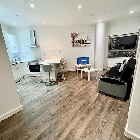 Immaculate Flat In West Croydon Apartamento Exterior foto